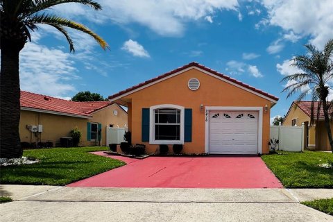 Casa en Kissimmee, Florida 3 dormitorios, 102.38 m2 № 2126880