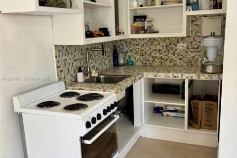 Condominio en venta en Key Biscayne, Florida, 1 dormitorio, 44.04 m2 № 1983516 - foto 2