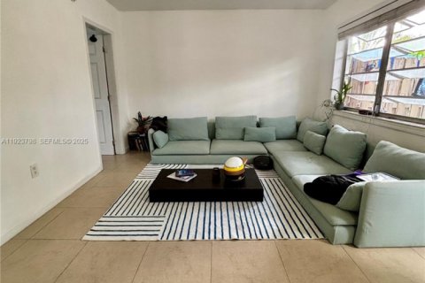 Condominio en venta en Key Biscayne, Florida, 1 dormitorio, 44.04 m2 № 1983516 - foto 1