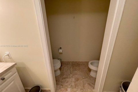 Copropriété à louer à Miami, Floride: 2 chambres, 162.3 m2 № 1782082 - photo 6