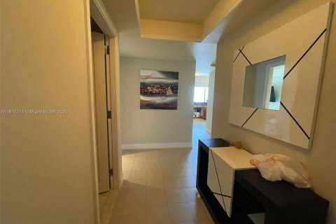 Copropriété à louer à Miami, Floride: 2 chambres, 162.3 m2 № 1782082 - photo 10