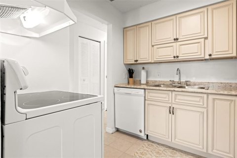 Condo in Clearwater, Florida, 1 bedroom № 2209917 - photo 12