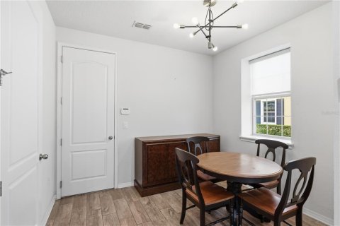 Townhouse in Orlando, Florida 2 bedrooms, 149.85 sq.m. № 2373794 - photo 18