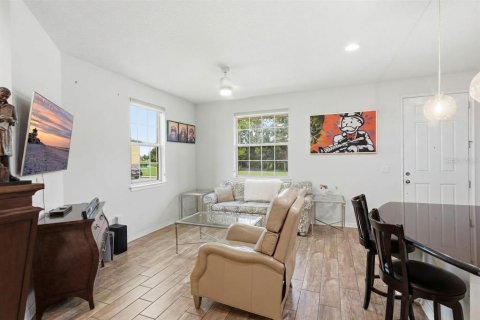 Townhouse in Orlando, Florida 2 bedrooms, 149.85 sq.m. № 2373794 - photo 16