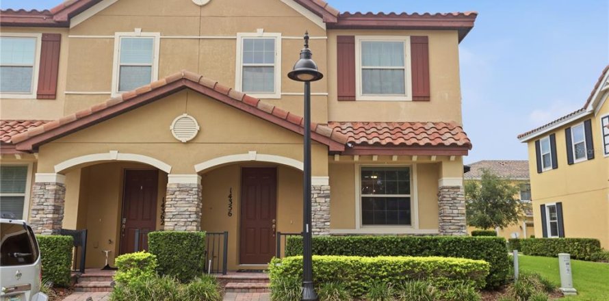 Townhouse in Orlando, Florida 2 bedrooms, 149.85 sq.m. № 2373794