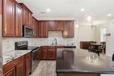 Townhouse in Orlando, Florida 2 bedrooms, 149.85 sq.m. № 2373794 - photo 10