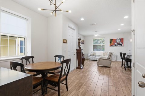 Townhouse in Orlando, Florida 2 bedrooms, 149.85 sq.m. № 2373794 - photo 17