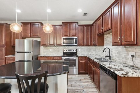 Townhouse in Orlando, Florida 2 bedrooms, 149.85 sq.m. № 2373794 - photo 11