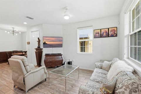 Townhouse in Orlando, Florida 2 bedrooms, 149.85 sq.m. № 2373794 - photo 14