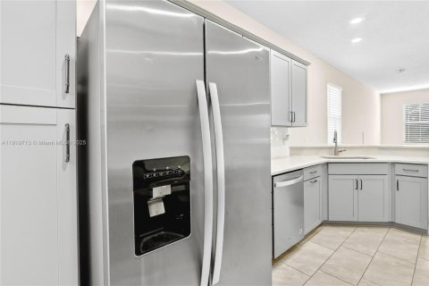 Adosado en alquiler en Hollywood, Florida, 3 dormitorios, 145.02 m2 № 1974186 - foto 3