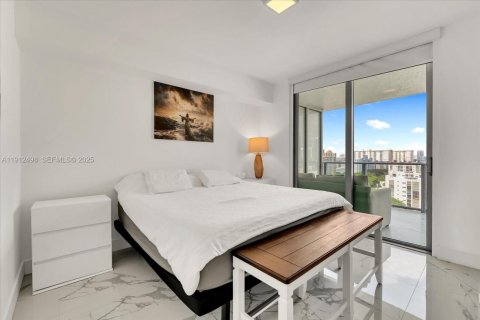 Condo in Sunny Isles Beach, Florida, 2 bedrooms № 2038804 - photo 13