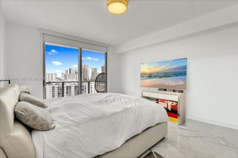 Condo in Sunny Isles Beach, Florida, 2 bedrooms № 2038804 - photo 7