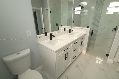 Casa en venta en Lehigh Acres, Florida, 4 dormitorios, 159.7 m2 № 1848993 - foto 12