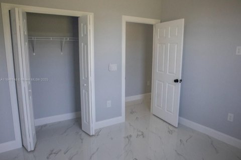 Casa en venta en Lehigh Acres, Florida, 4 dormitorios, 159.7 m2 № 1848993 - foto 18