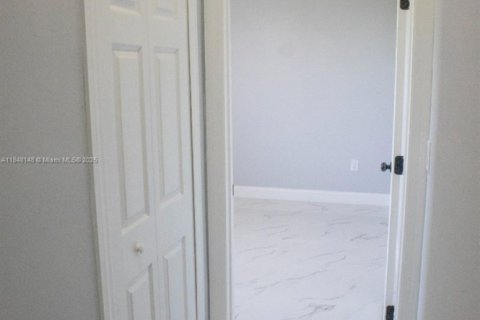 Casa en venta en Lehigh Acres, Florida, 4 dormitorios, 159.7 m2 № 1848993 - foto 15
