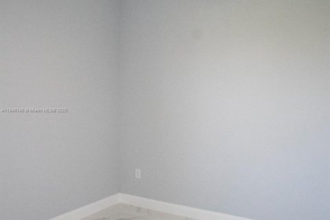Casa en venta en Lehigh Acres, Florida, 4 dormitorios, 159.7 m2 № 1848993 - foto 14