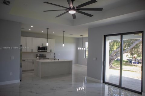 Casa en venta en Lehigh Acres, Florida, 4 dormitorios, 159.7 m2 № 1848993 - foto 7
