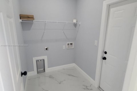 Casa en venta en Lehigh Acres, Florida, 4 dormitorios, 159.7 m2 № 1848993 - foto 22