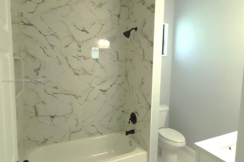 Casa en venta en Lehigh Acres, Florida, 4 dormitorios, 159.7 m2 № 1848993 - foto 21