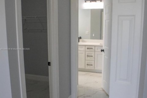 Casa en venta en Lehigh Acres, Florida, 4 dormitorios, 159.7 m2 № 1848993 - foto 28