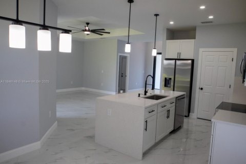 Casa en venta en Lehigh Acres, Florida, 4 dormitorios, 159.7 m2 № 1848993 - foto 9
