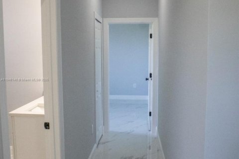 Casa en venta en Lehigh Acres, Florida, 4 dormitorios, 159.7 m2 № 1848993 - foto 17