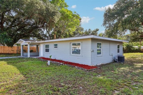 House in Winter Haven, Florida 3 bedrooms, 102.56 sq.m. № 2235484 - photo 3