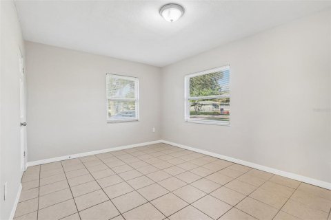 House in Winter Haven, Florida 3 bedrooms, 102.56 sq.m. № 2235484 - photo 17