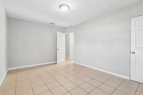 House in Winter Haven, Florida 3 bedrooms, 102.56 sq.m. № 2235484 - photo 18
