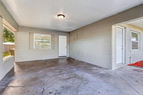 House in Winter Haven, Florida 3 bedrooms, 102.56 sq.m. № 2235484 - photo 4