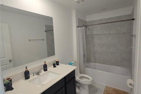 Casa en alquiler en Winter Haven, Florida, 4 dormitorios, 179.58 m2 № 1901359 - foto 3
