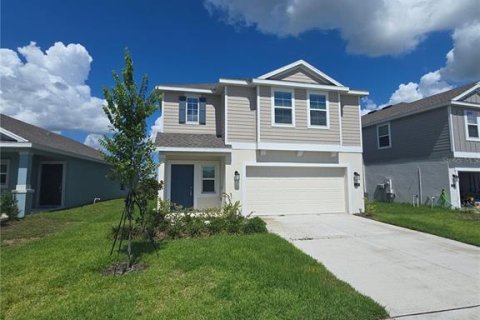 Casa en alquiler en Winter Haven, Florida, 4 dormitorios, 179.58 m2 № 1901359 - foto 1
