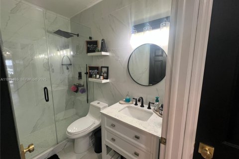 House in Miami, Florida 3 bedrooms, 172.71 sq.m. № 1986615 - photo 30