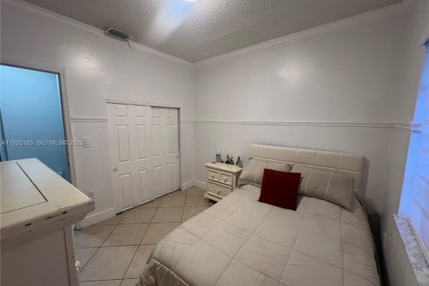 House in Miami, Florida 3 bedrooms, 172.71 sq.m. № 1986615 - photo 29