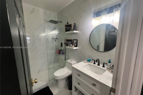 House in Miami, Florida 3 bedrooms, 172.71 sq.m. № 1986615 - photo 23