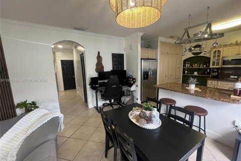 House in Miami, Florida 3 bedrooms, 172.71 sq.m. № 1986615 - photo 18