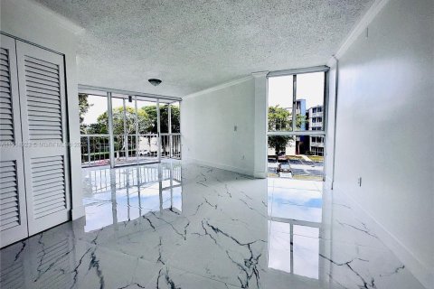 Снять в аренду кондоминиум в Хайалиа, Флорида 2 спальни, 84.36м2, № 1971149 - фото 13