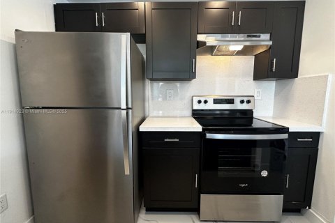 Снять в аренду кондоминиум в Хайалиа, Флорида 2 спальни, 84.36м2, № 1971149 - фото 7