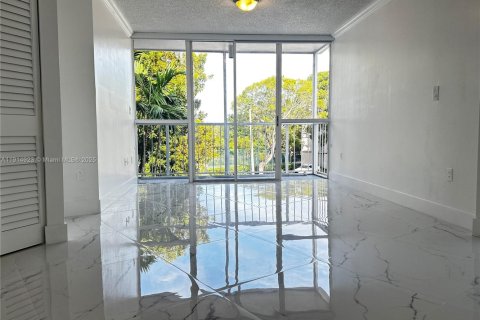 Снять в аренду кондоминиум в Хайалиа, Флорида 2 спальни, 84.36м2, № 1971149 - фото 24