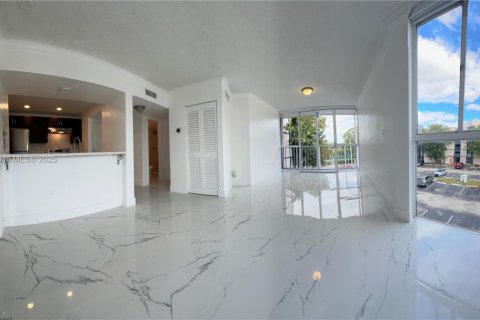 Снять в аренду кондоминиум в Хайалиа, Флорида 2 спальни, 84.36м2, № 1971149 - фото 2