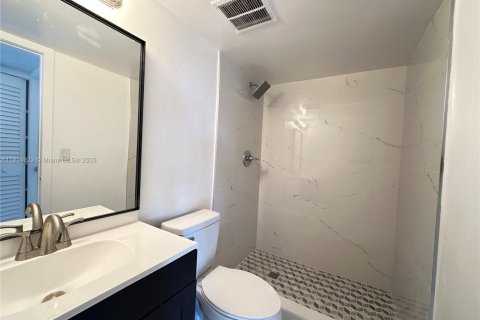 Снять в аренду кондоминиум в Хайалиа, Флорида 2 спальни, 84.36м2, № 1971149 - фото 15