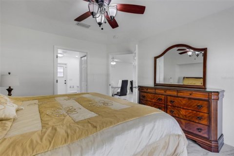 Villa ou maison à vendre à North Port, Floride: 3 chambres, 149.76 m2 № 2333973 - photo 19