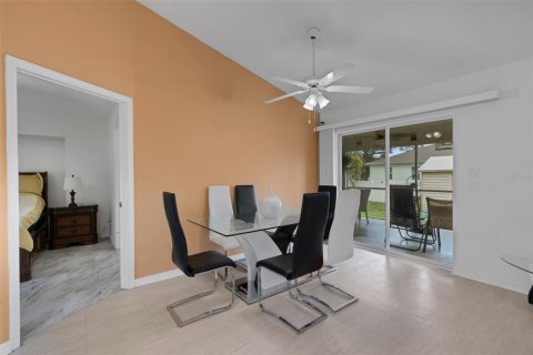 Villa ou maison à vendre à North Port, Floride: 3 chambres, 149.76 m2 № 2333973 - photo 15
