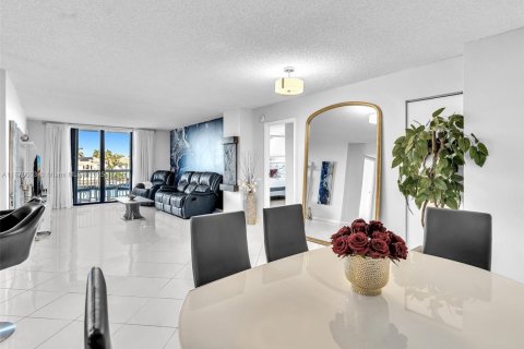 Condominio en venta en Hollywood, Florida, 2 dormitorios, 113.43 m2 № 1979586 - foto 7