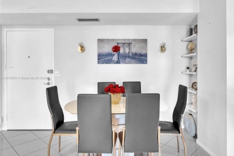 Condominio en venta en Hollywood, Florida, 2 dormitorios, 113.43 m2 № 1979586 - foto 5