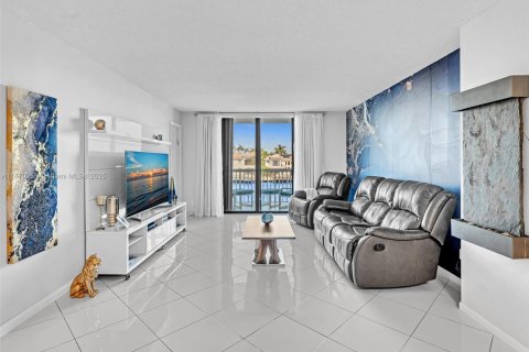 Condominio en venta en Hollywood, Florida, 2 dormitorios, 113.43 m2 № 1979586 - foto 14