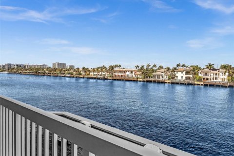 Condominio en venta en Hollywood, Florida, 2 dormitorios, 113.43 m2 № 1979586 - foto 22