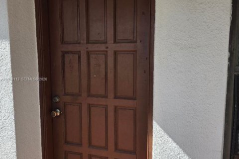 Copropriété à louer à Miami, Floride: 2 chambres, 85.19 m2 № 1972565 - photo 4