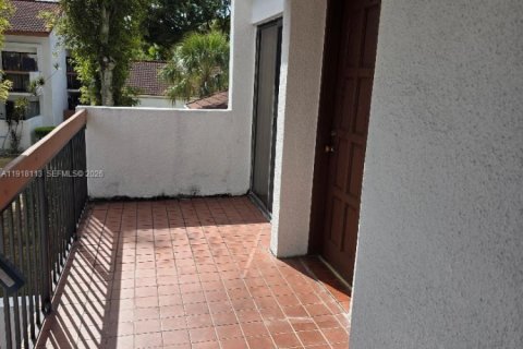 Copropriété à louer à Miami, Floride: 2 chambres, 85.19 m2 № 1972565 - photo 3