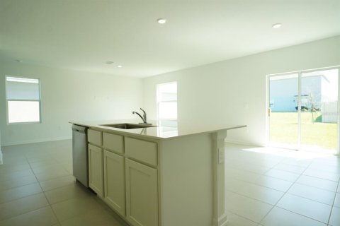 Casa en alquiler en Eagle Lake, Florida, 4 dormitorios, 174.66 m2 № 1894554 - foto 4